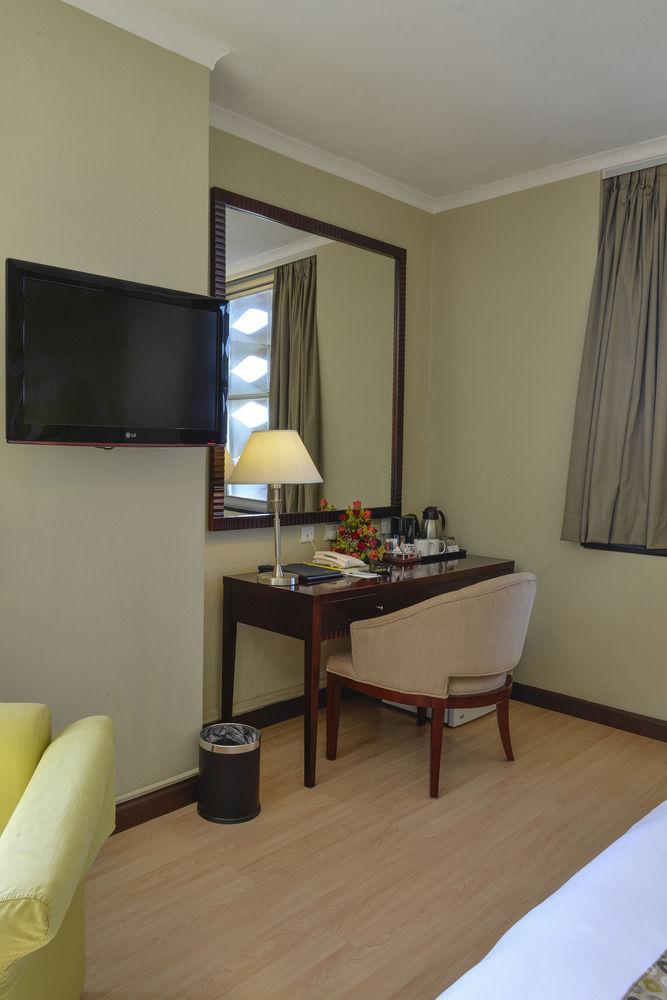Protea Hotel Lusaka Cairo Road Bagian luar foto