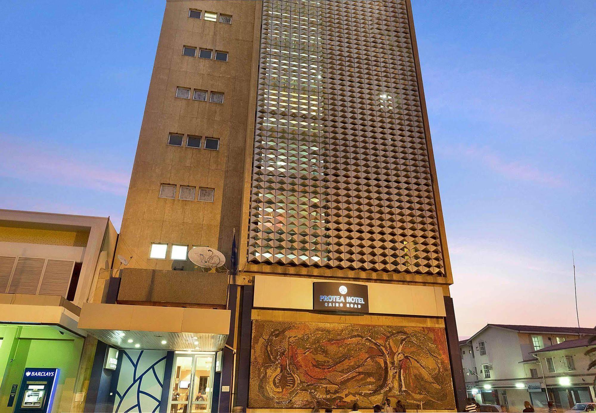 Protea Hotel Lusaka Cairo Road Bagian luar foto