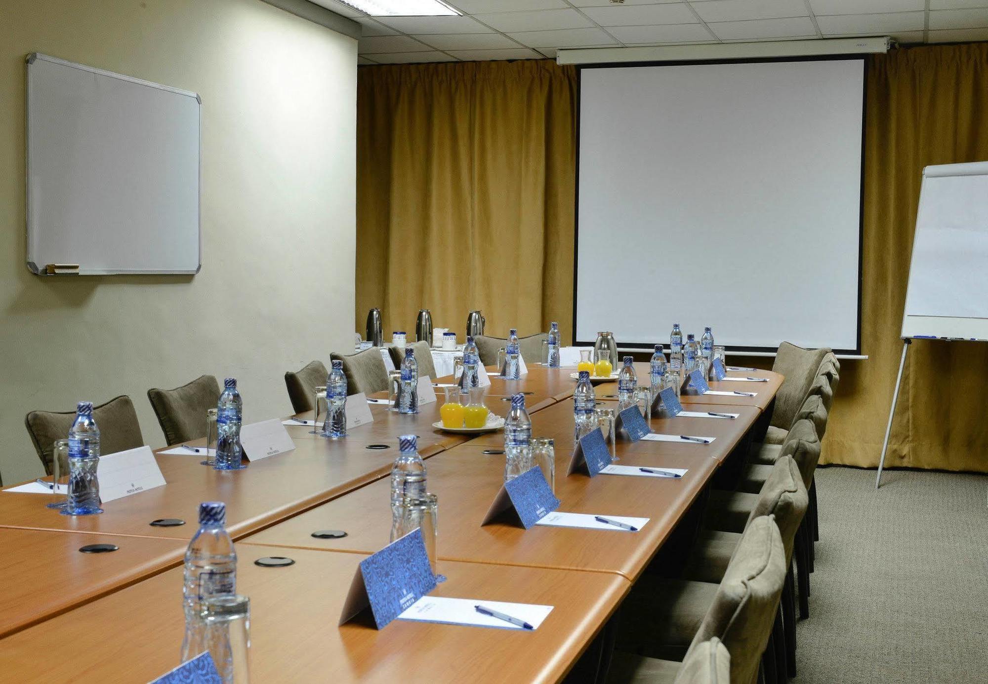 Protea Hotel Lusaka Cairo Road Bagian luar foto